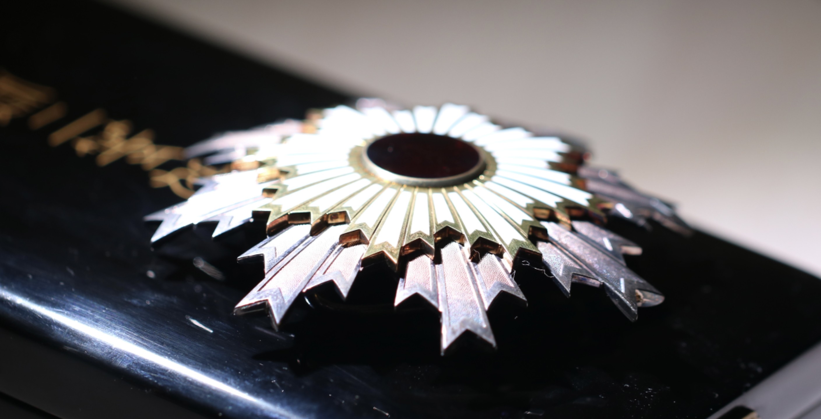 大猫徽章拍卖第213期 勿忘国耻 勋二等旭日重光勋章 全品状态