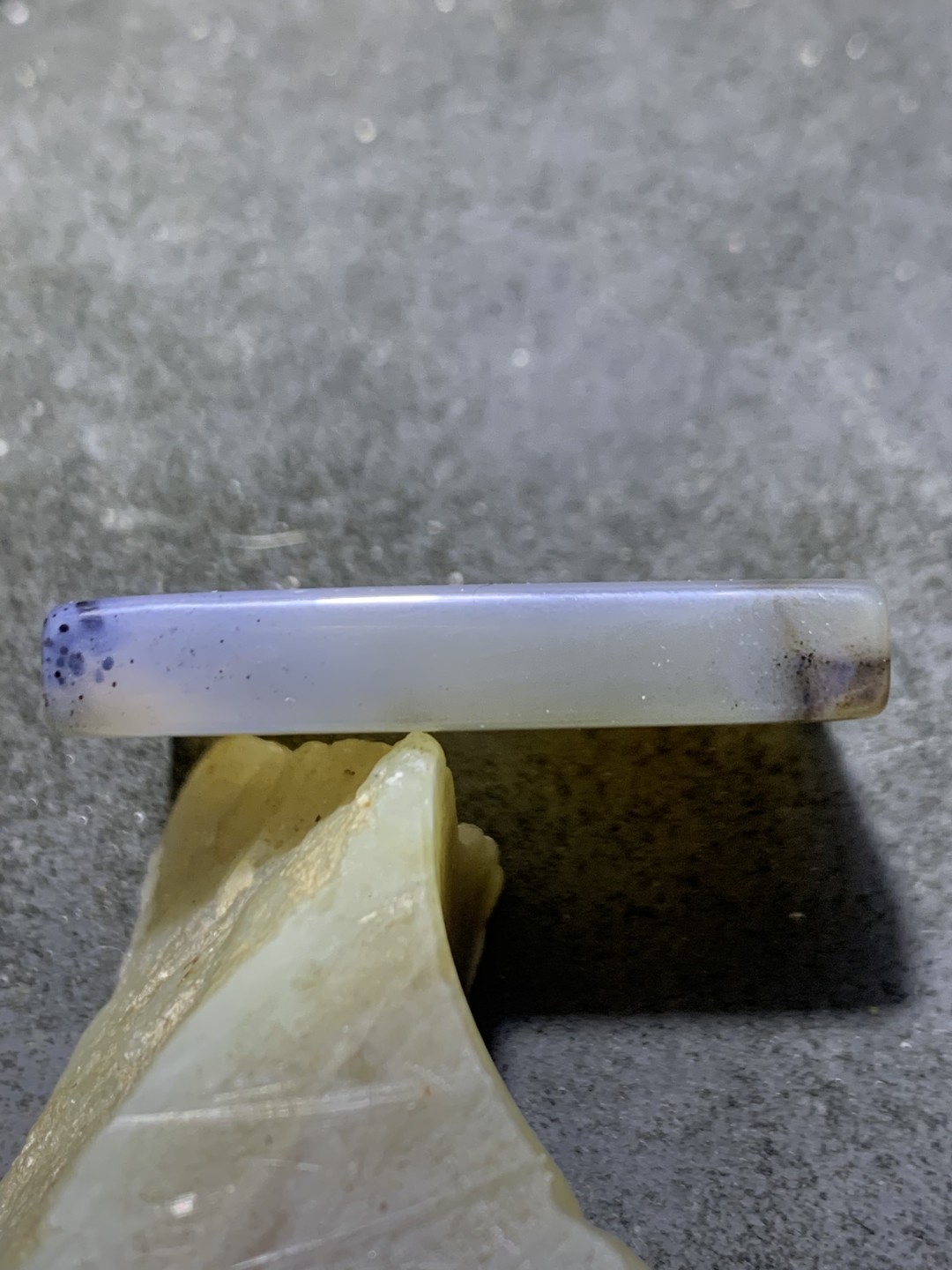 精美高玉化马达加斯加海洋玉髓千层纹牌子一个！