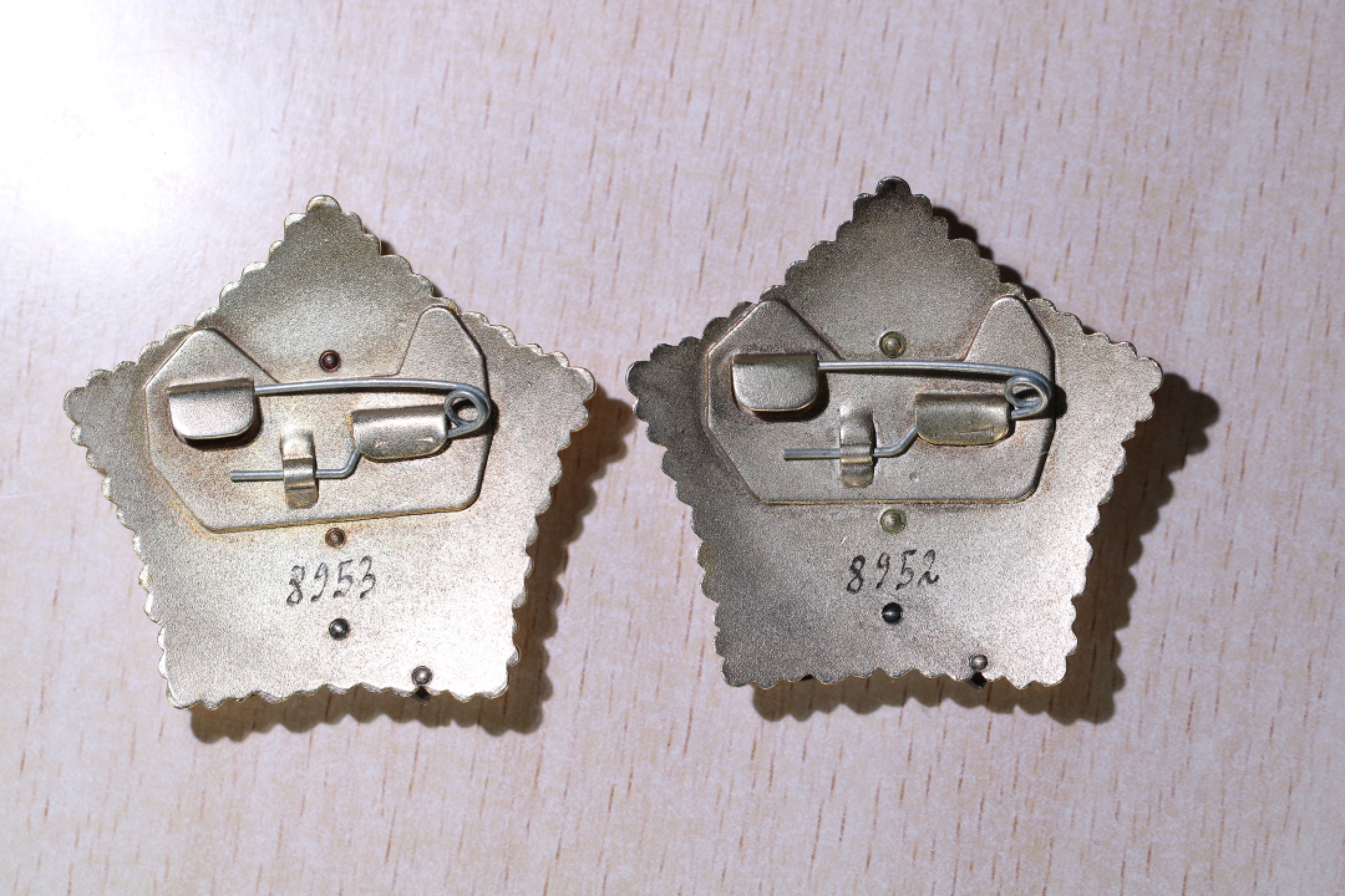 大猫徽章拍卖第213期 蒙古🇲🇳战功联号一对 全品