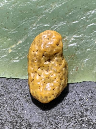 精美戈壁筋脉石小原石一颗， - 精美戈壁筋脉石小原石一颗，