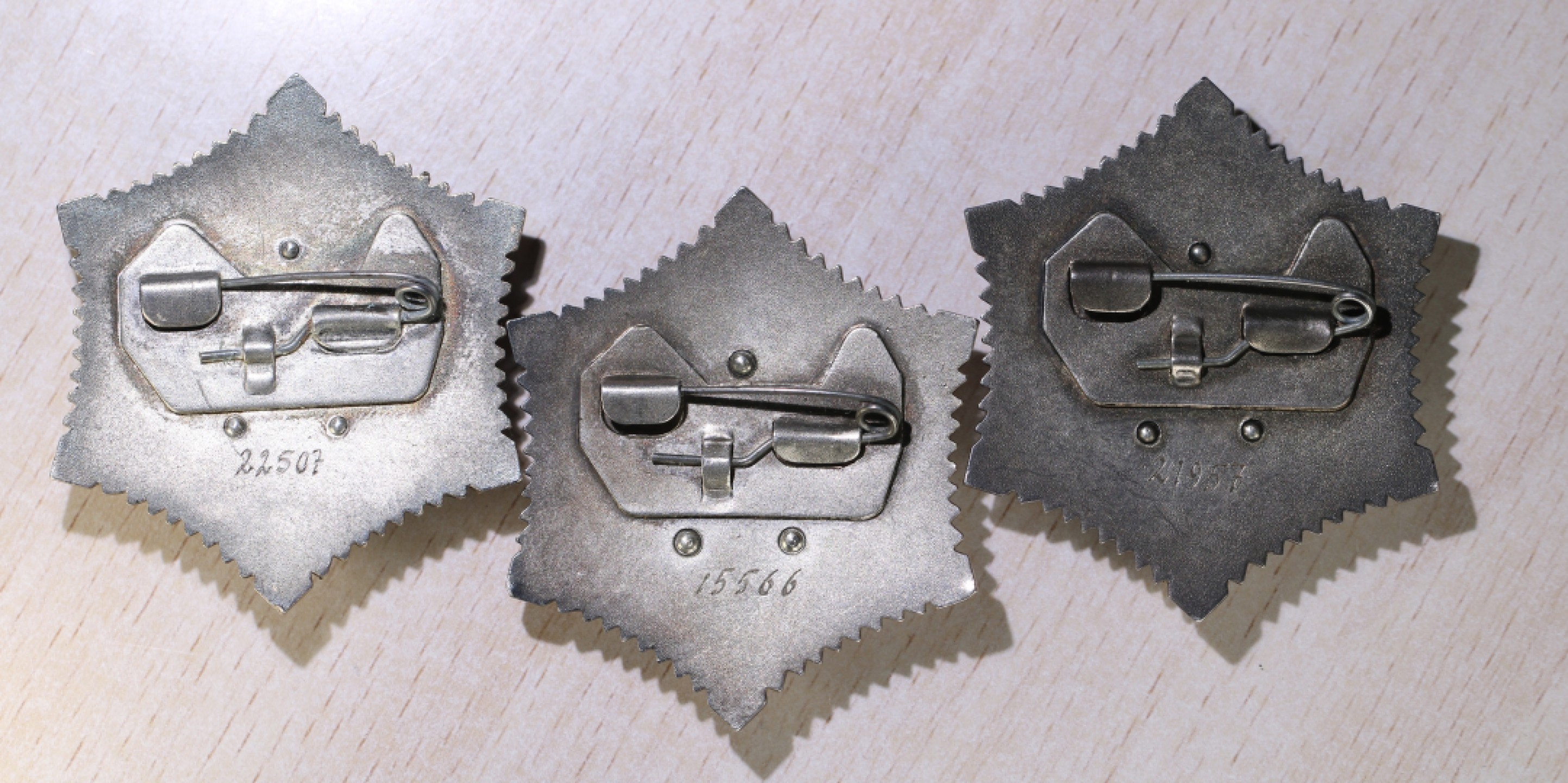 大猫徽章拍卖第213期 蒙古🇲🇳北极星勋章一组 珐琅完美 银质全品