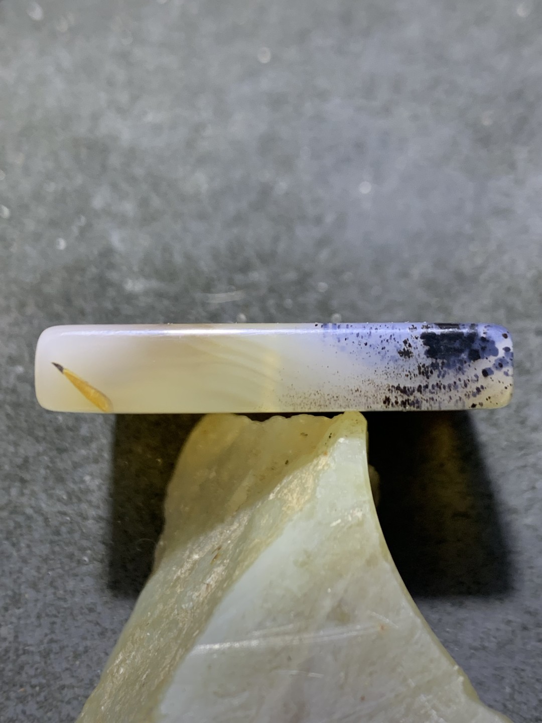 精美高玉化马达加斯加海洋玉髓千层纹牌子一个！