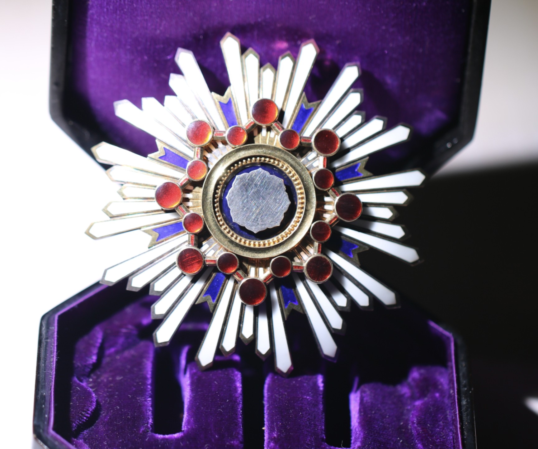 大猫徽章拍卖第213期 勿忘国耻  勋二等瑞宝章 八角盒版 全品状态