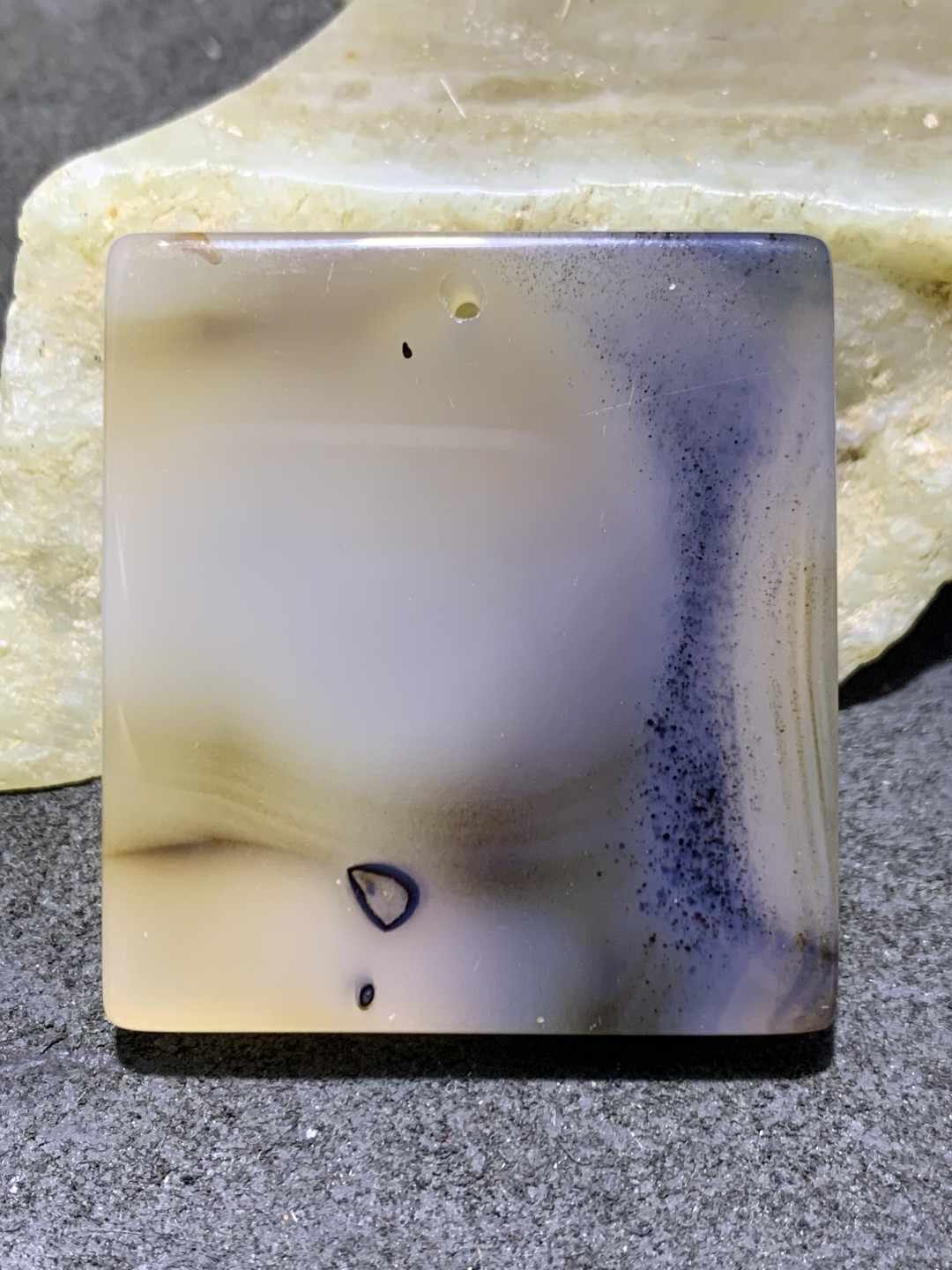 精美高玉化马达加斯加海洋玉髓千层纹牌子一个！