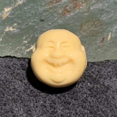 精美高玉化缅甸黄玉雕刻笑佛一个 - 精美高玉化缅甸黄玉雕刻笑佛一个