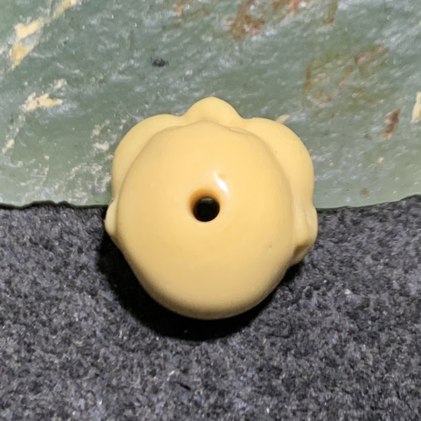 精美高玉化缅甸黄玉雕刻笑佛一个