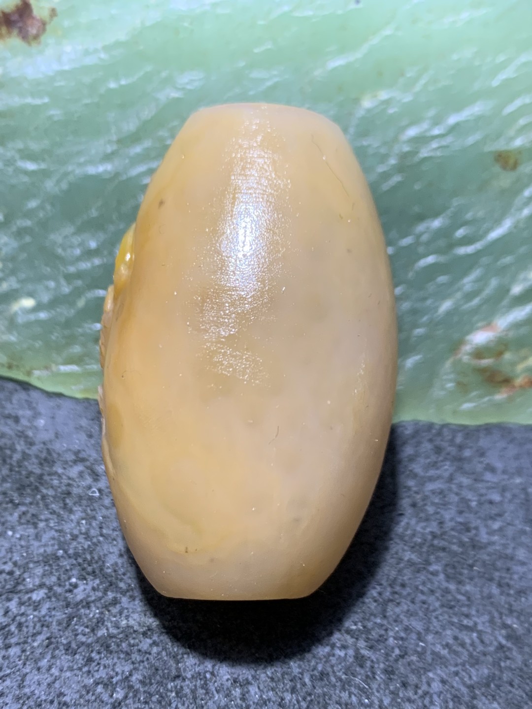 精美亚光战国红玛瑙雕刻喜上眉梢大桶珠一个，