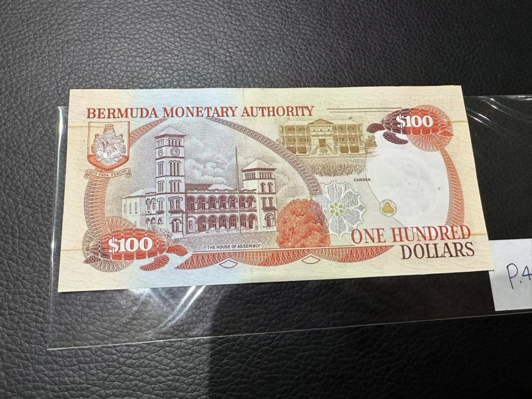 《外钞收藏家》第二百三十期英国女王专场（百慕大与东加勒比） 百慕大1994年100元纪念钞，395号券	P46 全新UNC