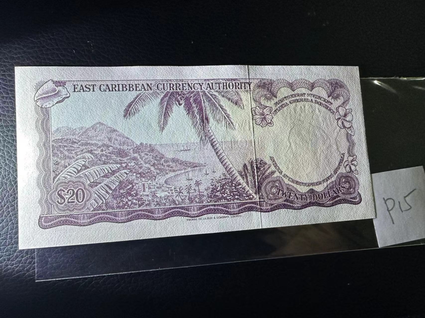 《外钞收藏家》第二百三十期英国女王专场（百慕大与东加勒比） 东加勒比1965年发行20元	P15 全新UNC