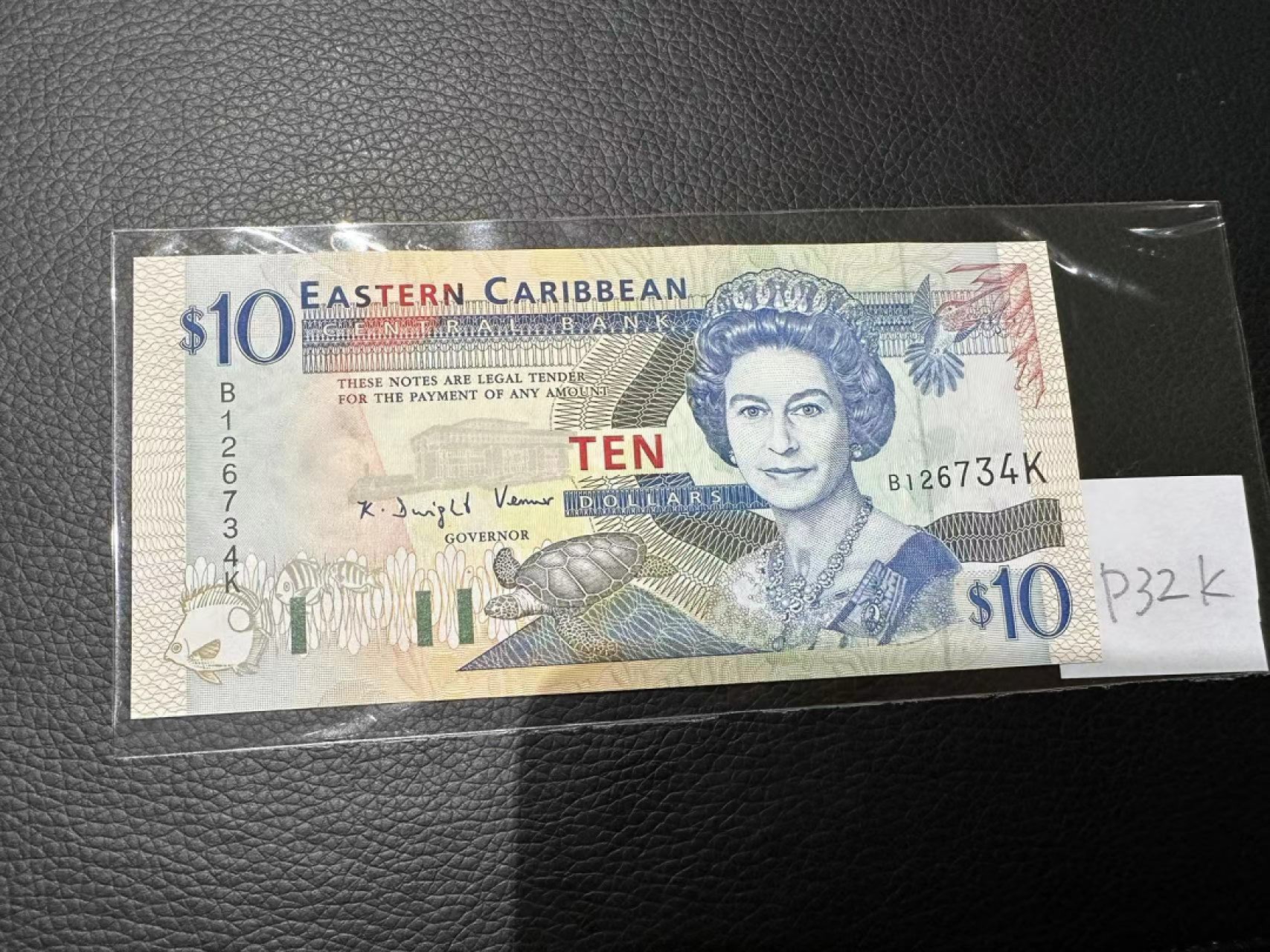 《外钞收藏家》第二百三十期英国女王专场（百慕大与东加勒比） 东加勒比1994年版10元，后缀K（圣基茨）	P32k 全新UNC