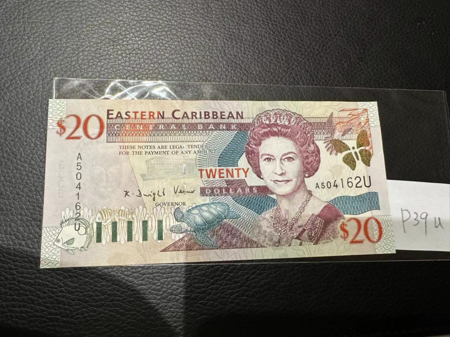 《外钞收藏家》第二百三十期英国女王专场（百慕大与东加勒比） 东加勒比2000年版20元金标，后缀U（安圭拉）	P39u 全新UNC