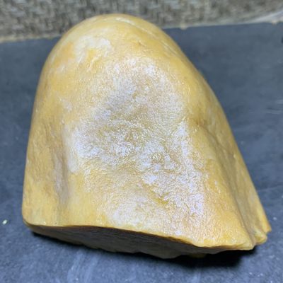 精美天然地表金丝玉黄色籽料原石一块， - 精美天然地表金丝玉黄色籽料原石一块，