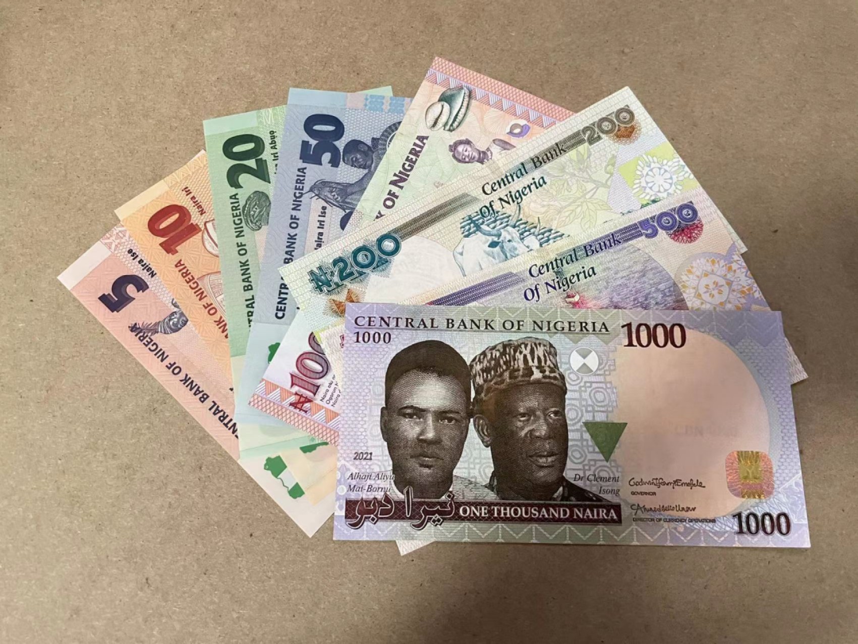 【Blue Auction】✨世界纸币精拍第278期——小年特辑【精】 【一组8张0尾】尼日利亚 5-1000奈拉 全新UNC