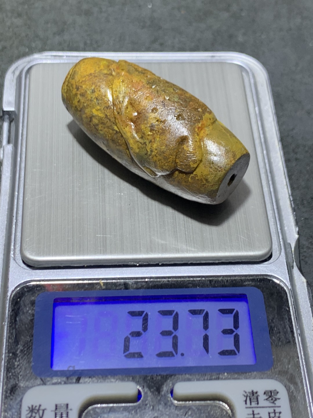 精美原皮亚光战国红玛瑙手工俏色巧雕金钱豹大桶珠一个，