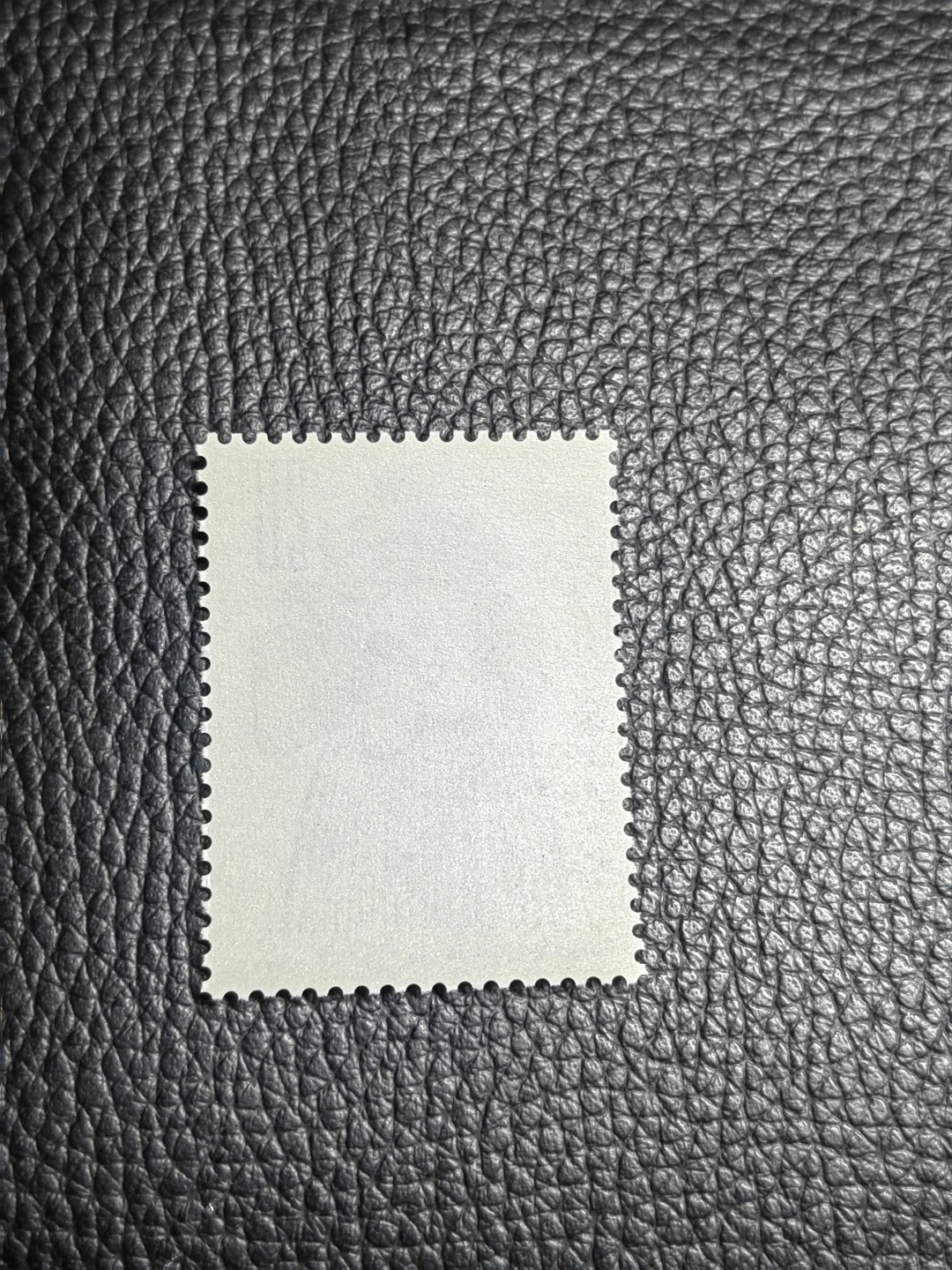 洪涛臻品批发群  精选邮票限时拍卖第一百三十九期 T45脸谱8-6新一枚，直角边，版期全品嘎嘎绝，正宗版撕货，一手撕版，带硅胶手套撕版，收藏级品相，喜欢不要错过