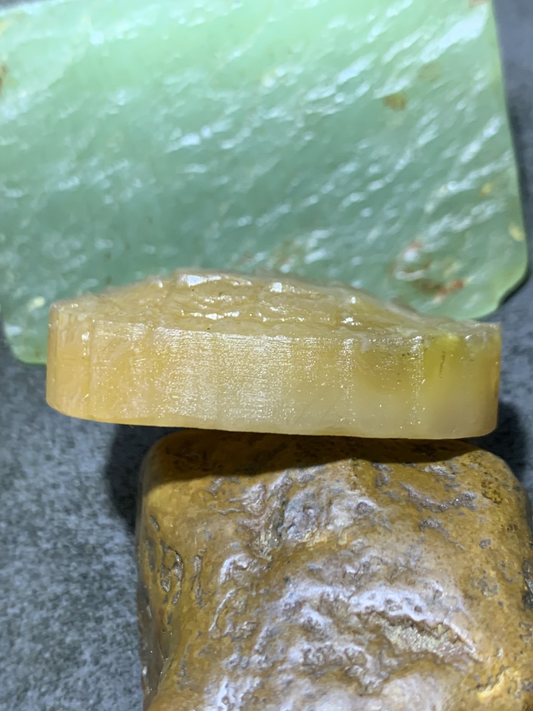 精美亚光金沙冰飘蒙料战国红玛瑙手工雕刻龟壳把件一个，(寓意，富甲天下)