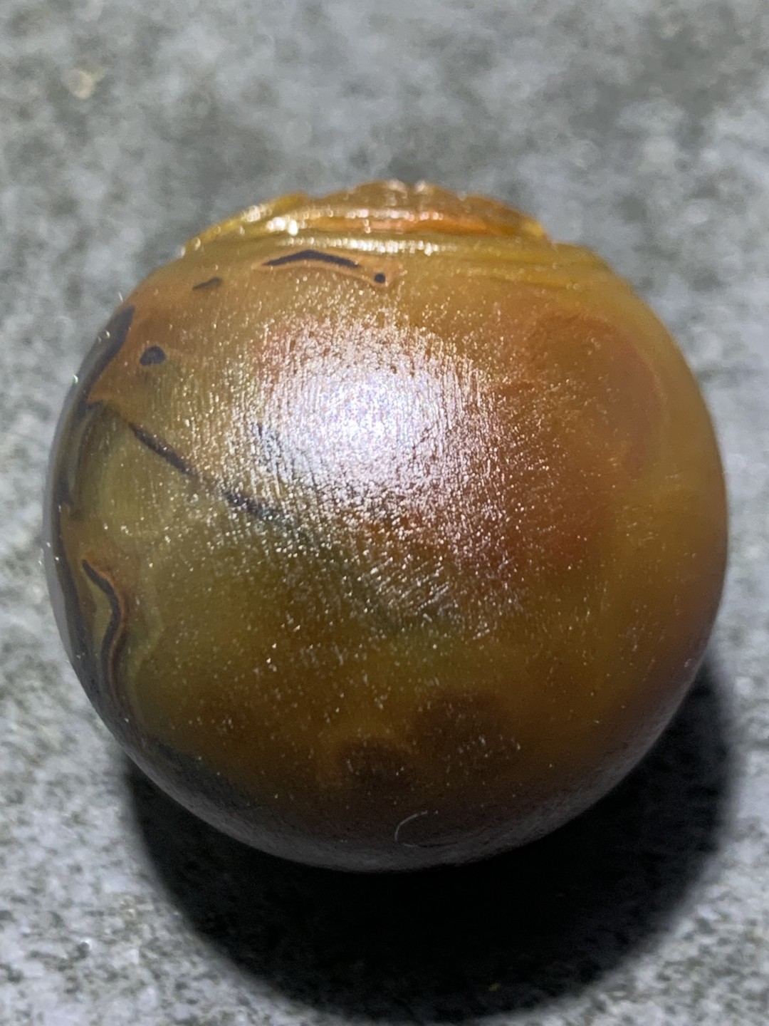精美冰飘亚光战国红玛瑙手工雕刻达摩祖师圆珠一个，