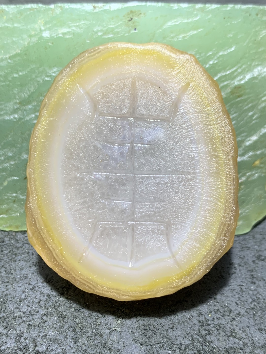 精美亚光金沙冰飘蒙料战国红玛瑙手工雕刻龟壳把件一个，(寓意，富甲天下)