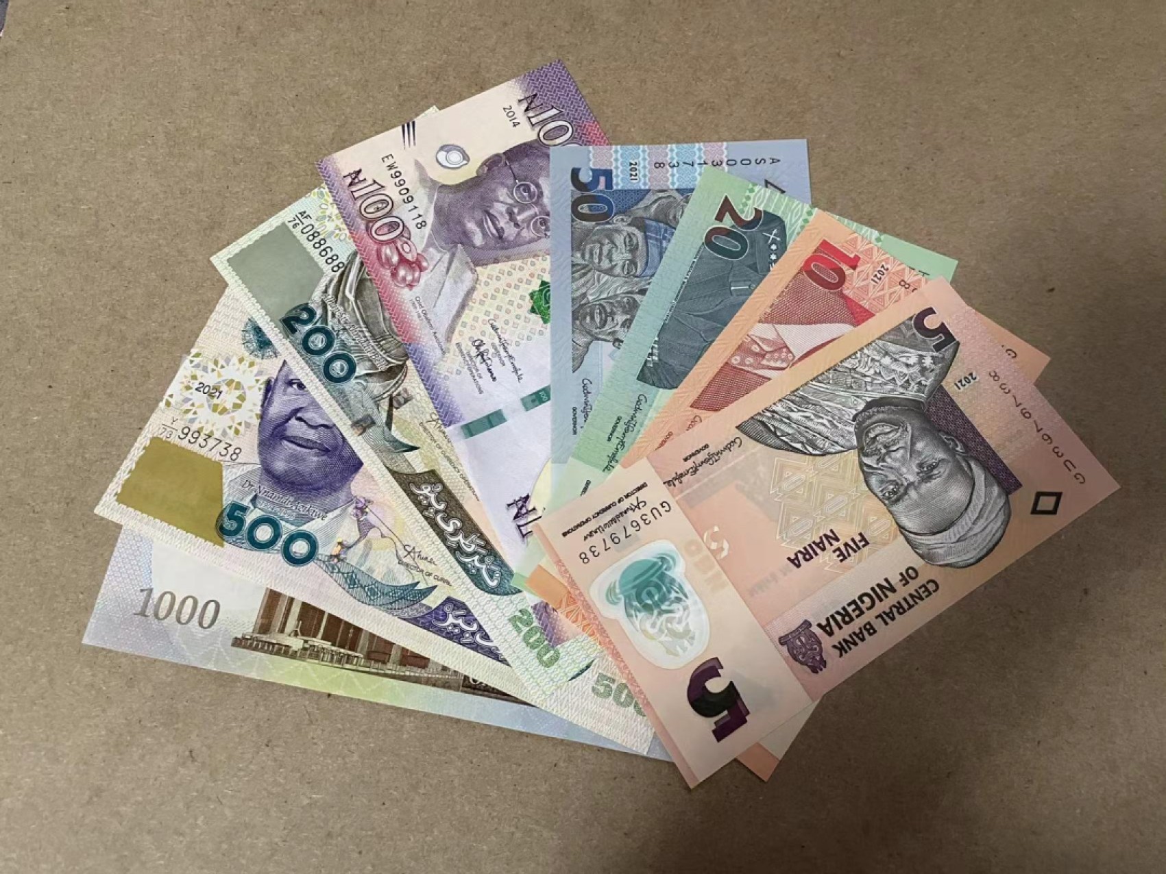 【Blue Auction】✨世界纸币精拍第278期——小年特辑【精】 【一组8张8尾】尼日利亚 5-1000奈拉 全新UNC