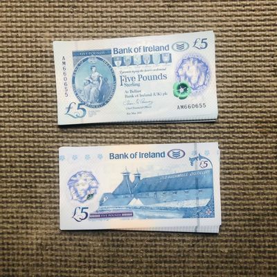 64th 卡塔尔2022年22里亚尔塑料钞（世界杯纪念钞）和爱尔兰银行5镑和10镑塑料钞，新加坡2元，两个房子新防伪点 - AM660660 重复号➕倒置号