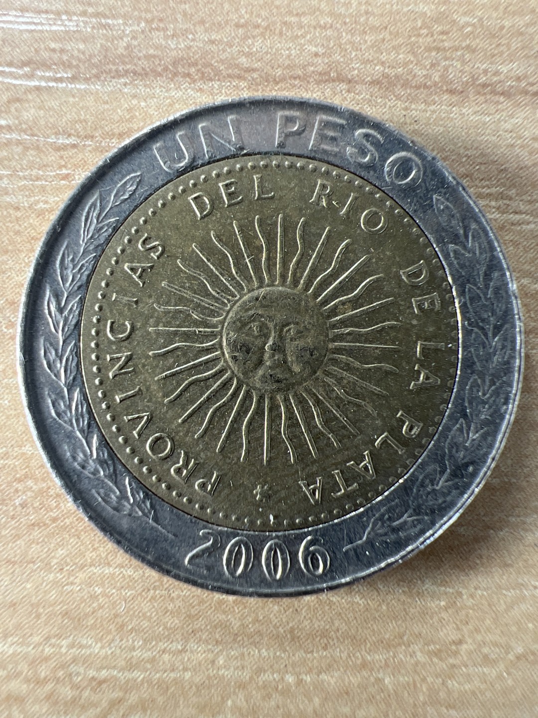 泡泡堂第228期  世界硬币邮票 （无押金，无佣金，捡漏，全场20包邮，偏远地区除外） 阿根廷一比索双色