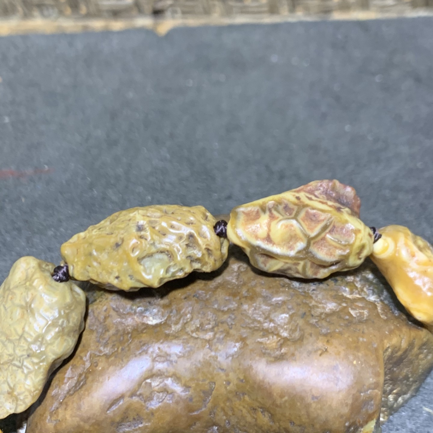 精美筋脉石原石手工编织手串一条