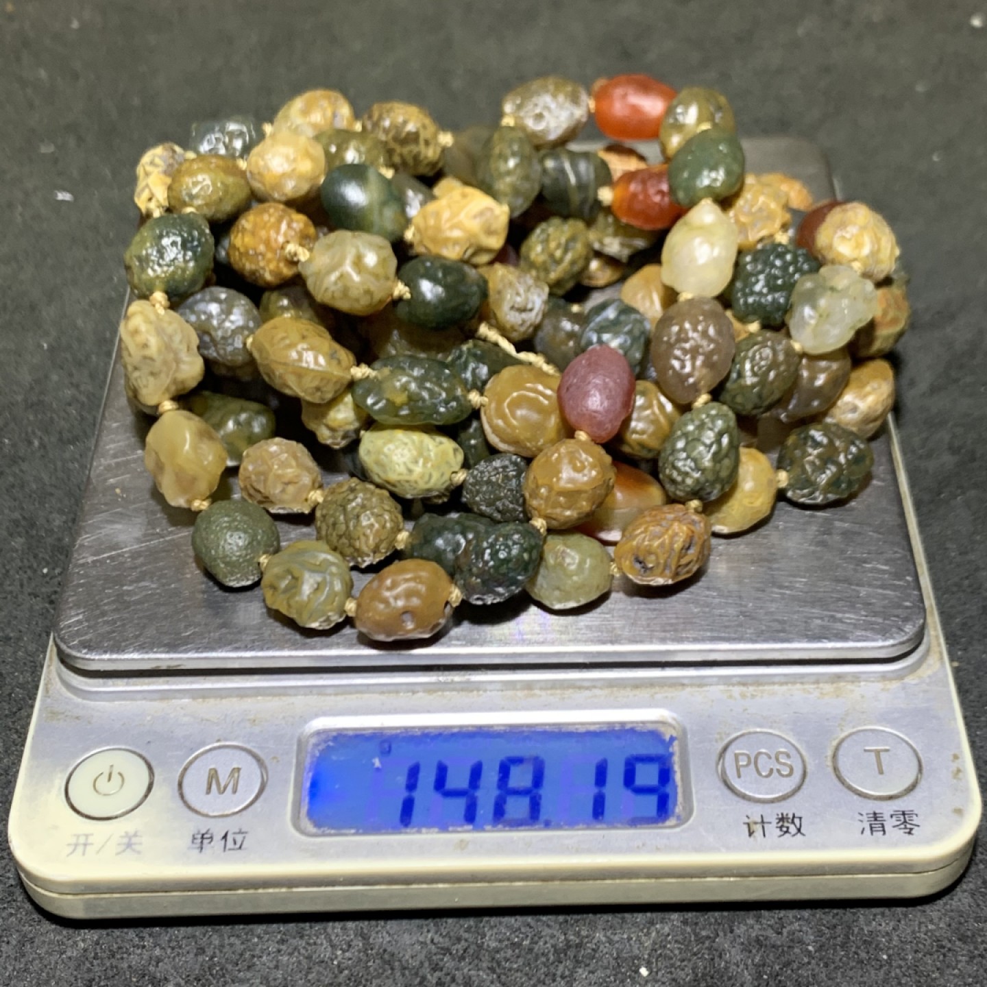 精美戈壁筋脉玛瑙原石108项链一条，