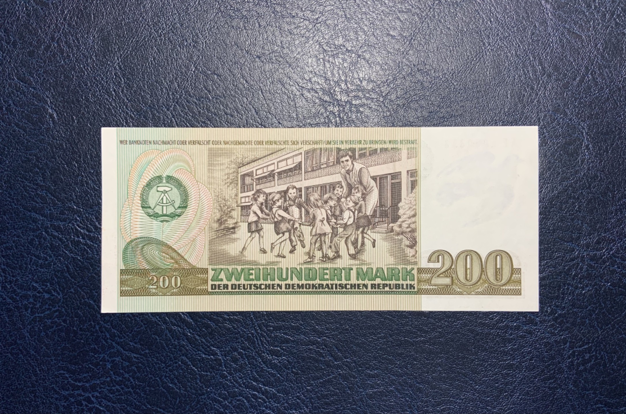 收藏联盟Quantum Auction 第224期拍卖 德国民主共和国(东德)1985年200马克 品相UNC 边角瑕疵 细节如图