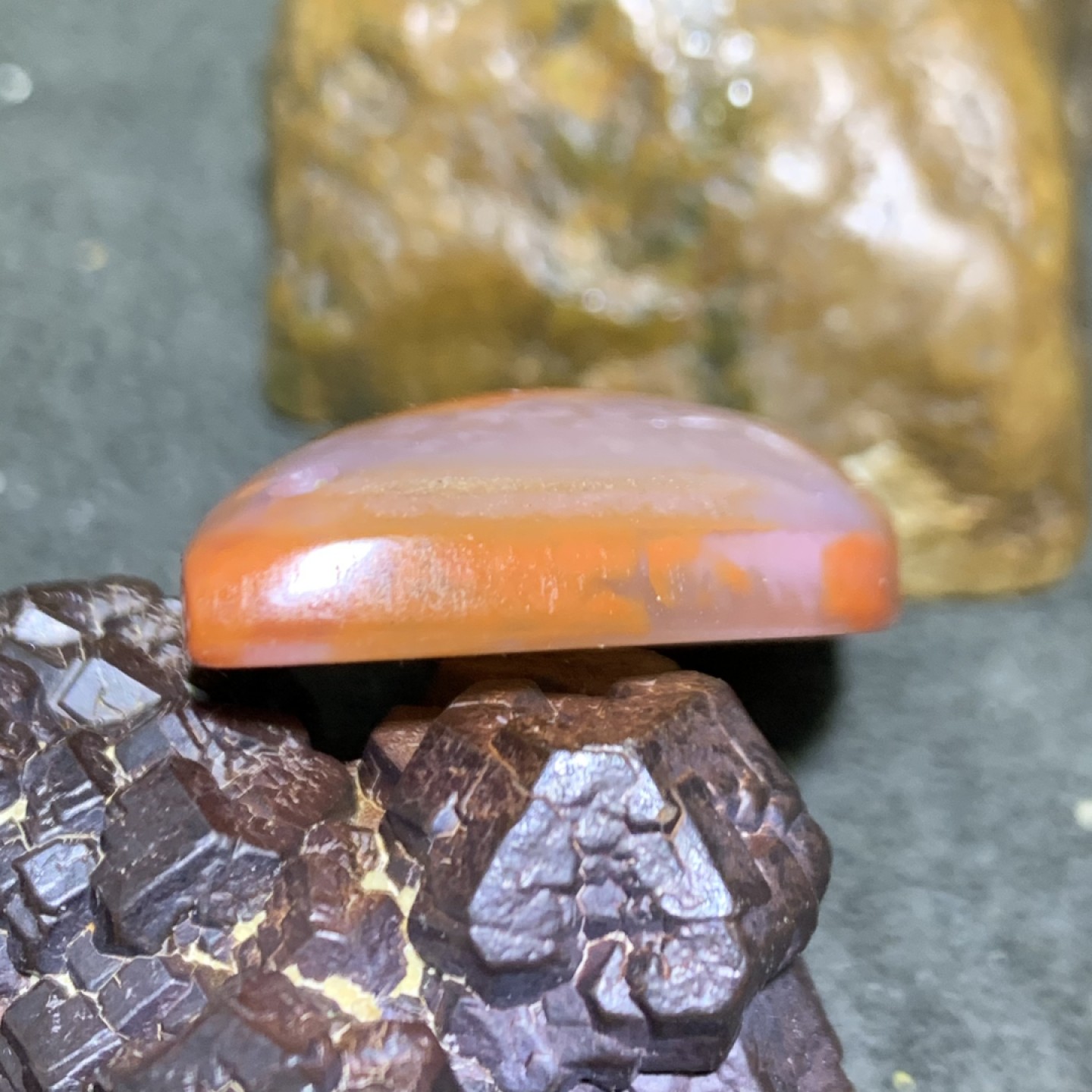 川料南红玛瑙吊坠一个
