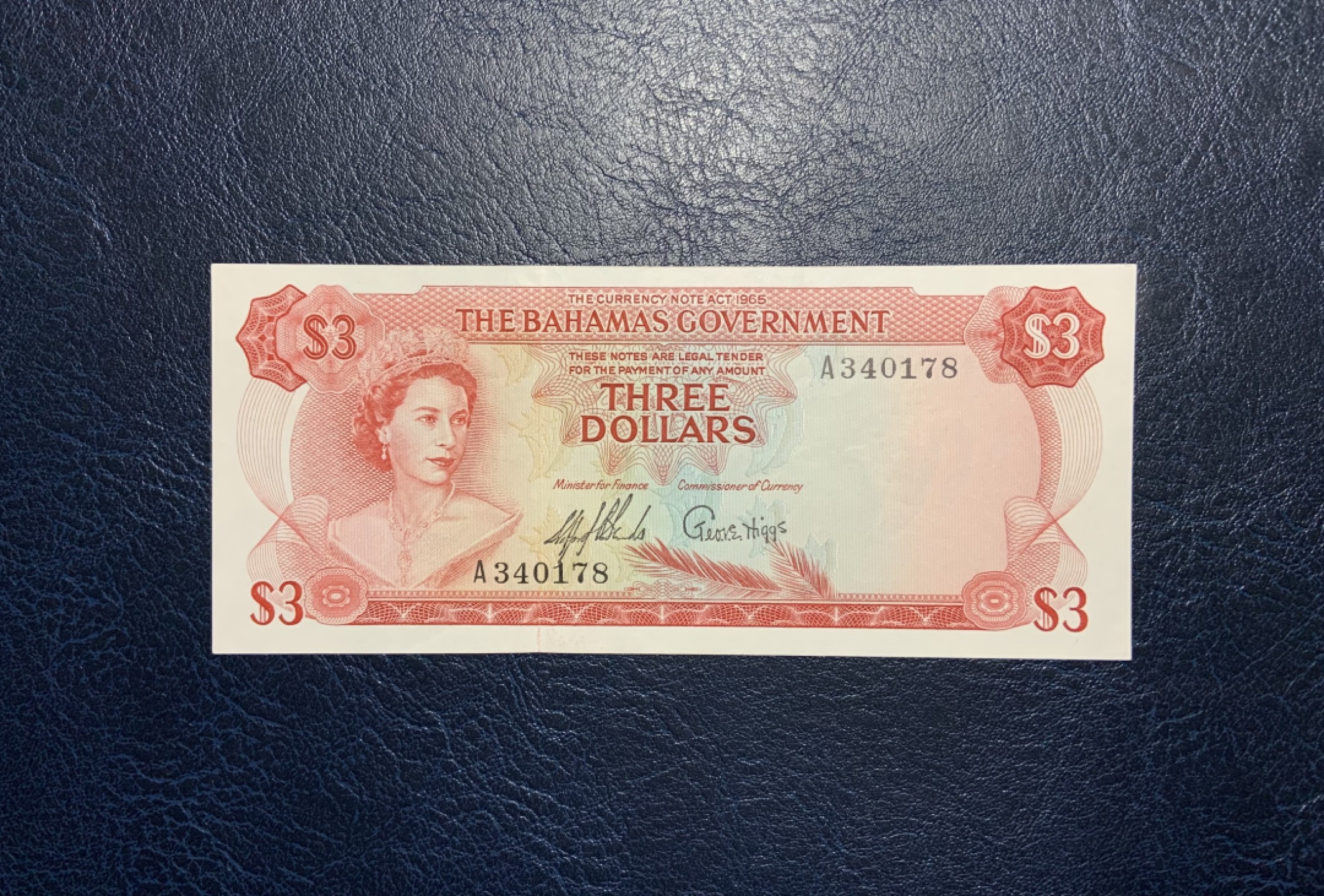 收藏联盟Quantum Auction 第226期拍卖 巴哈马1965年3元 品相AU- 首发年A冠
