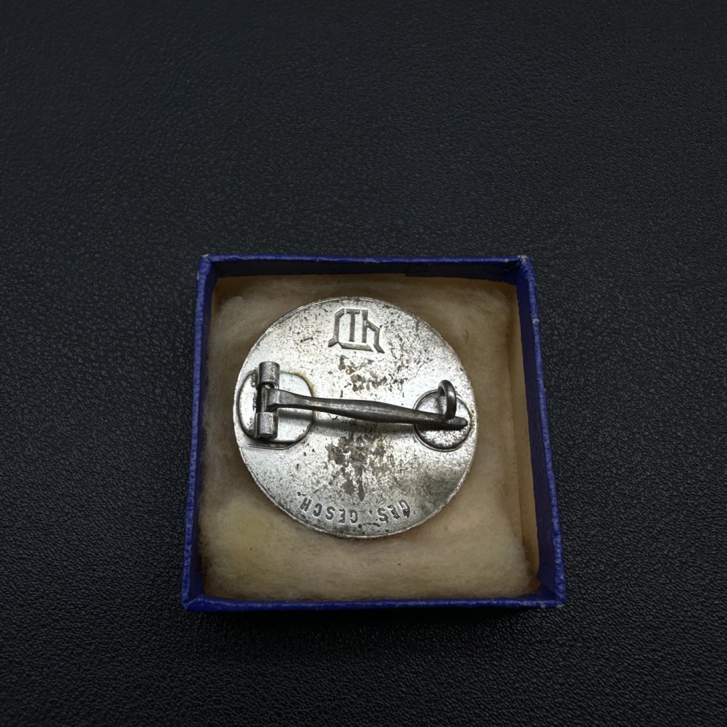 勋章奖章交易所1月14日群拍 魏玛德国帝国钢盔团证章