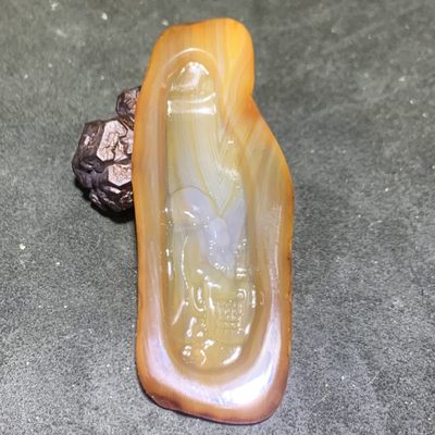 重器天然马达加斯加原皮玛瑙巧雕牌子一块 - 重器天然马达加斯加原皮玛瑙巧雕牌子一块