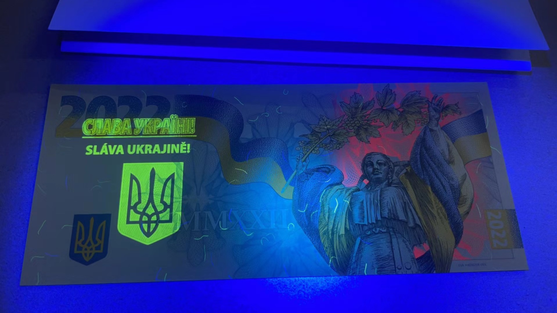 【Blue Auction】✨世界纸币精拍第280期——喜迎新春特别场【精】  【带原装册】 捷克2022年发行慈善纪念券 慈善所得捐给乌克兰和平事业 全新UNC