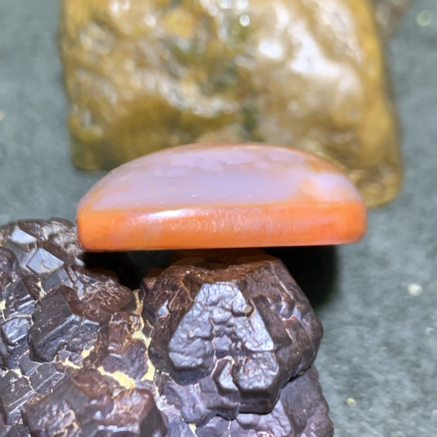 川料南红玛瑙吊坠一个