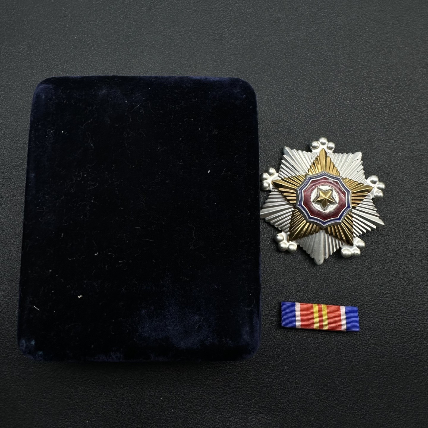 勋章奖章交易所1月14日群拍 朝鲜二级国旗勋章