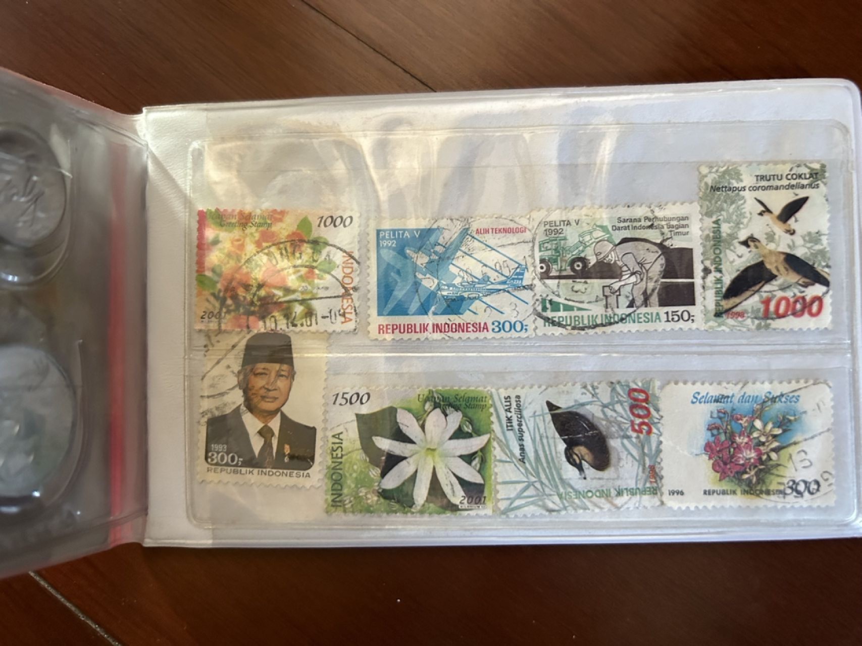 收藏联盟Quantum Auction 第225期拍卖 邮币场 新加坡 马来西亚 印尼 邮币套装两册 旅游纪念品