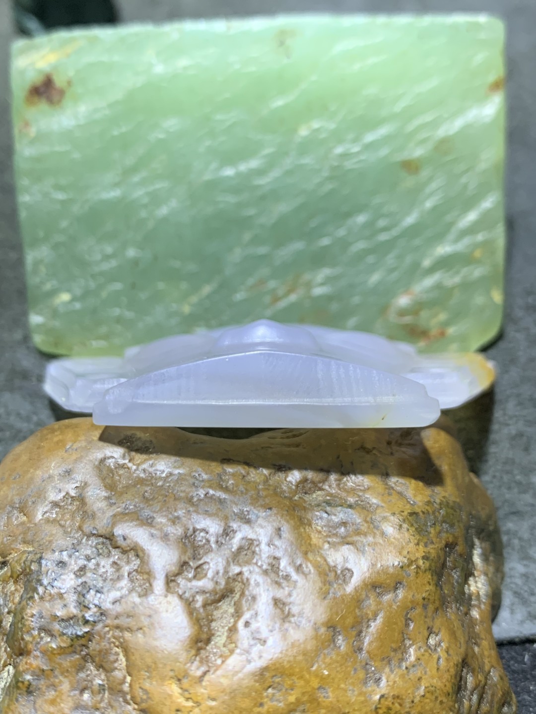 高玉化巴西玛瑙雕刻三星堆面具吊坠一个，