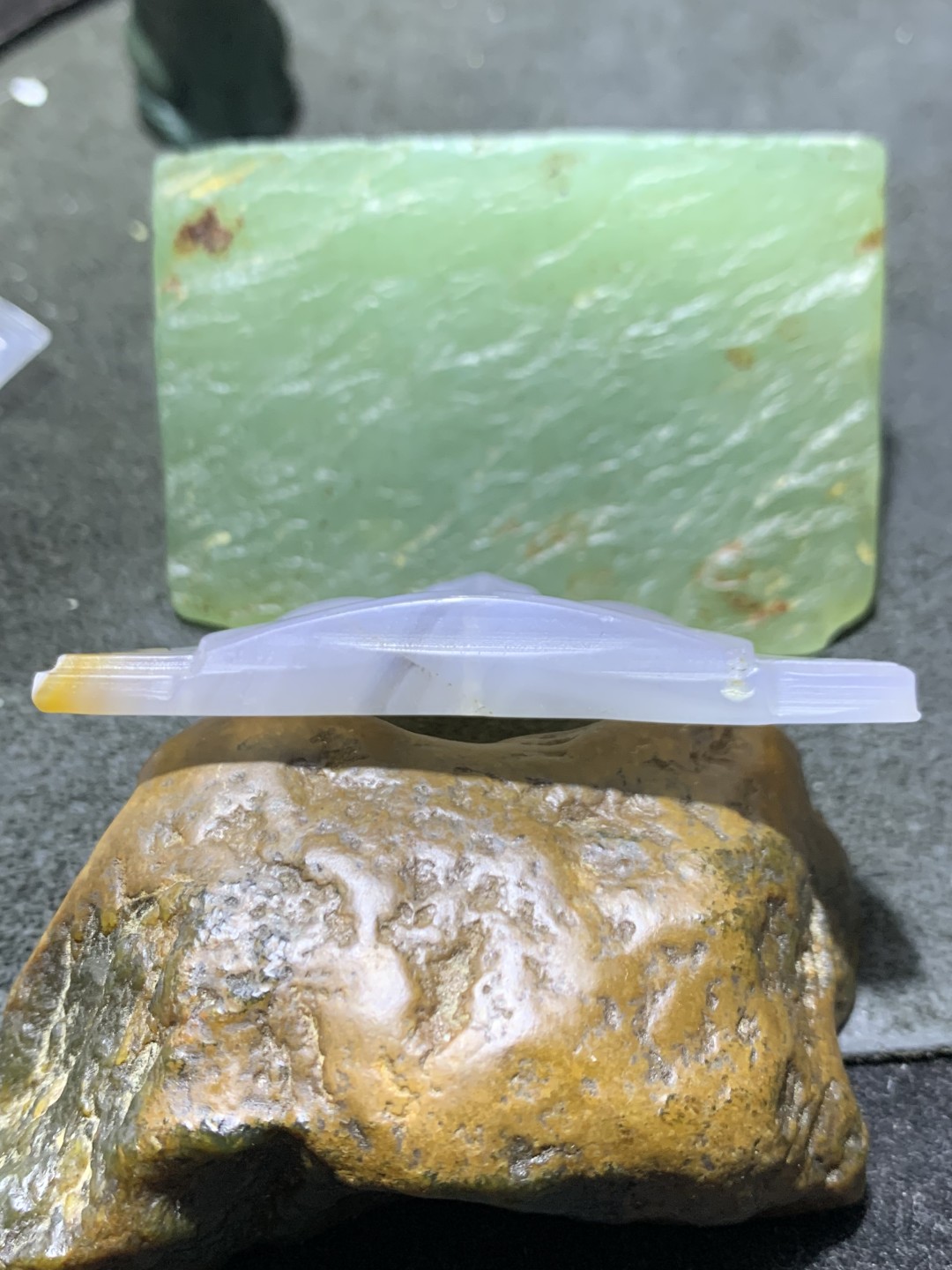 高玉化巴西玛瑙雕刻三星堆面具吊坠一个，