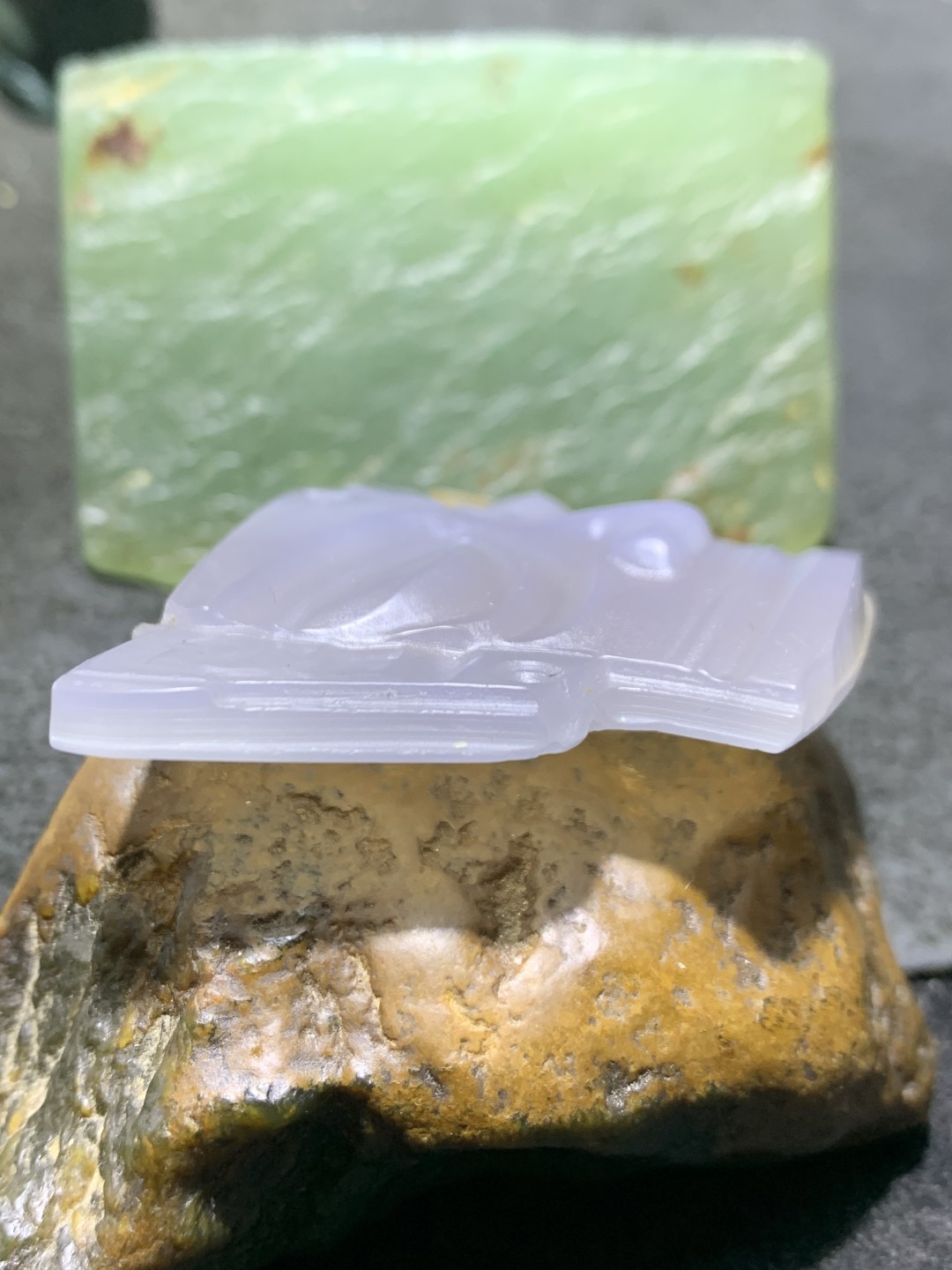 高玉化巴西玛瑙雕刻三星堆面具吊坠一个，