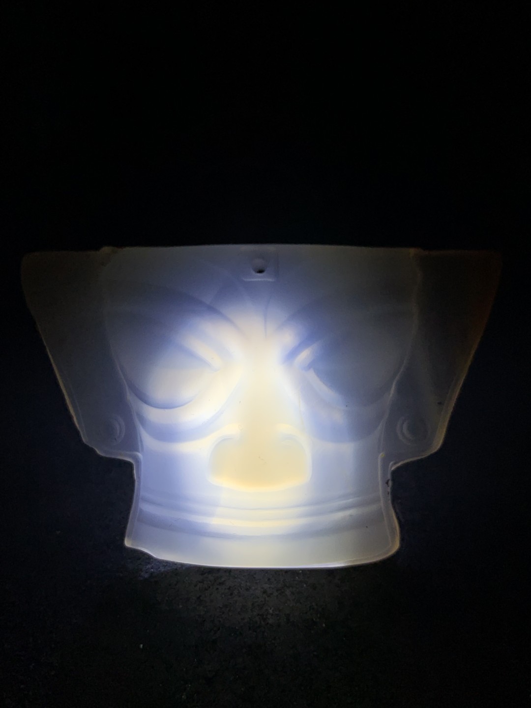 高玉化巴西玛瑙雕刻三星堆面具吊坠一个，