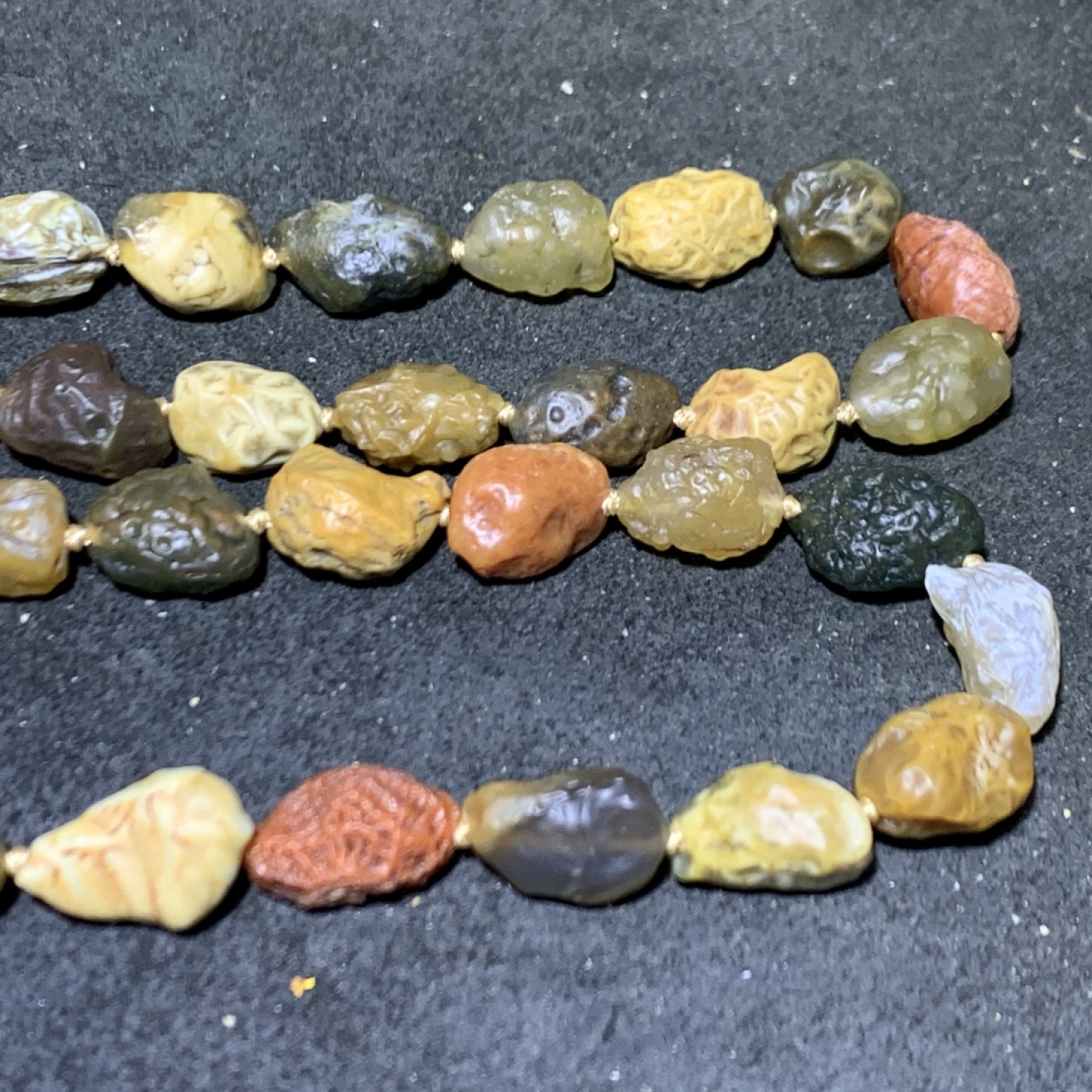 精美毕业级阿拉善戈壁多彩大颗粒筋脉玛瑙原石108项链一条