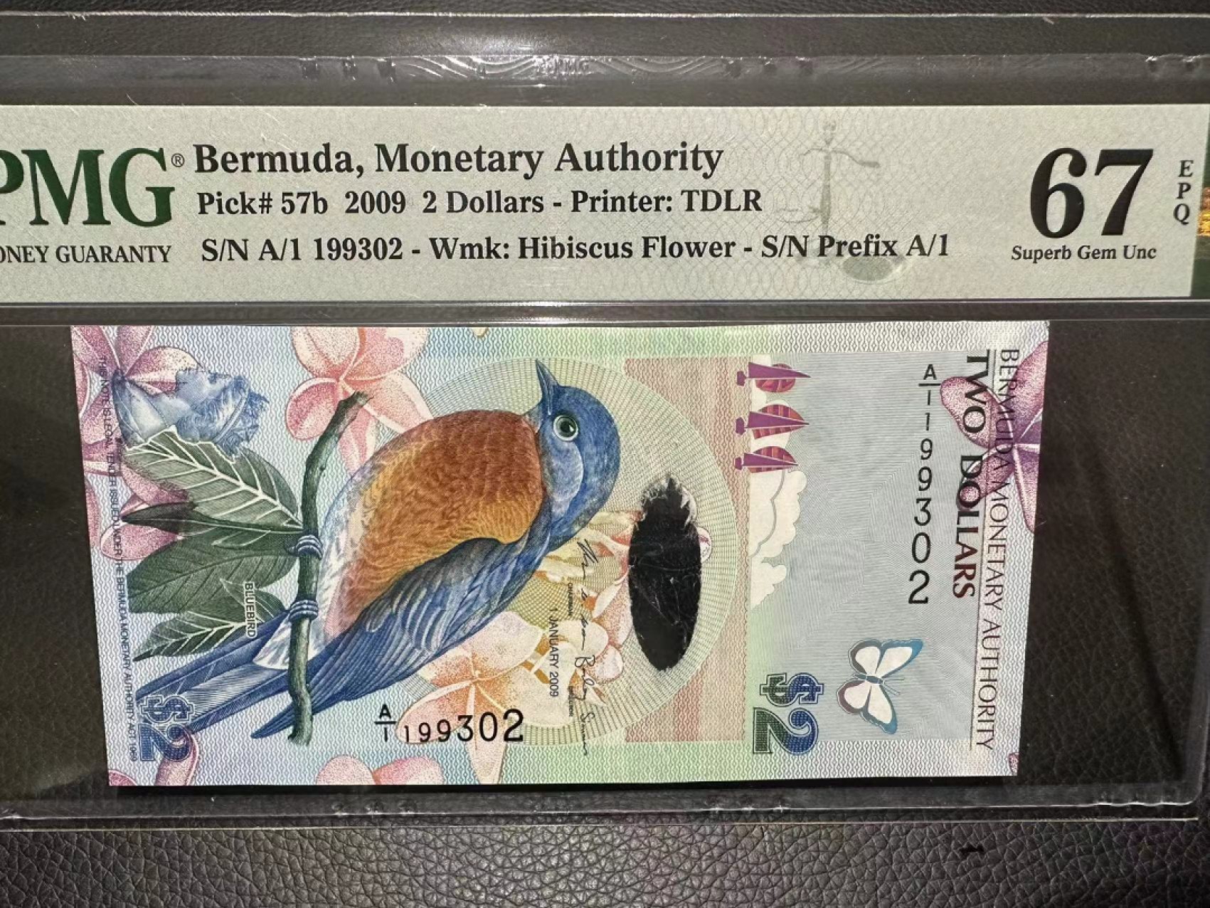 《外钞收藏家》第二百四十期（连拍第三场） 2009年百慕大2刀 PMG67 无47 A/1 生日号