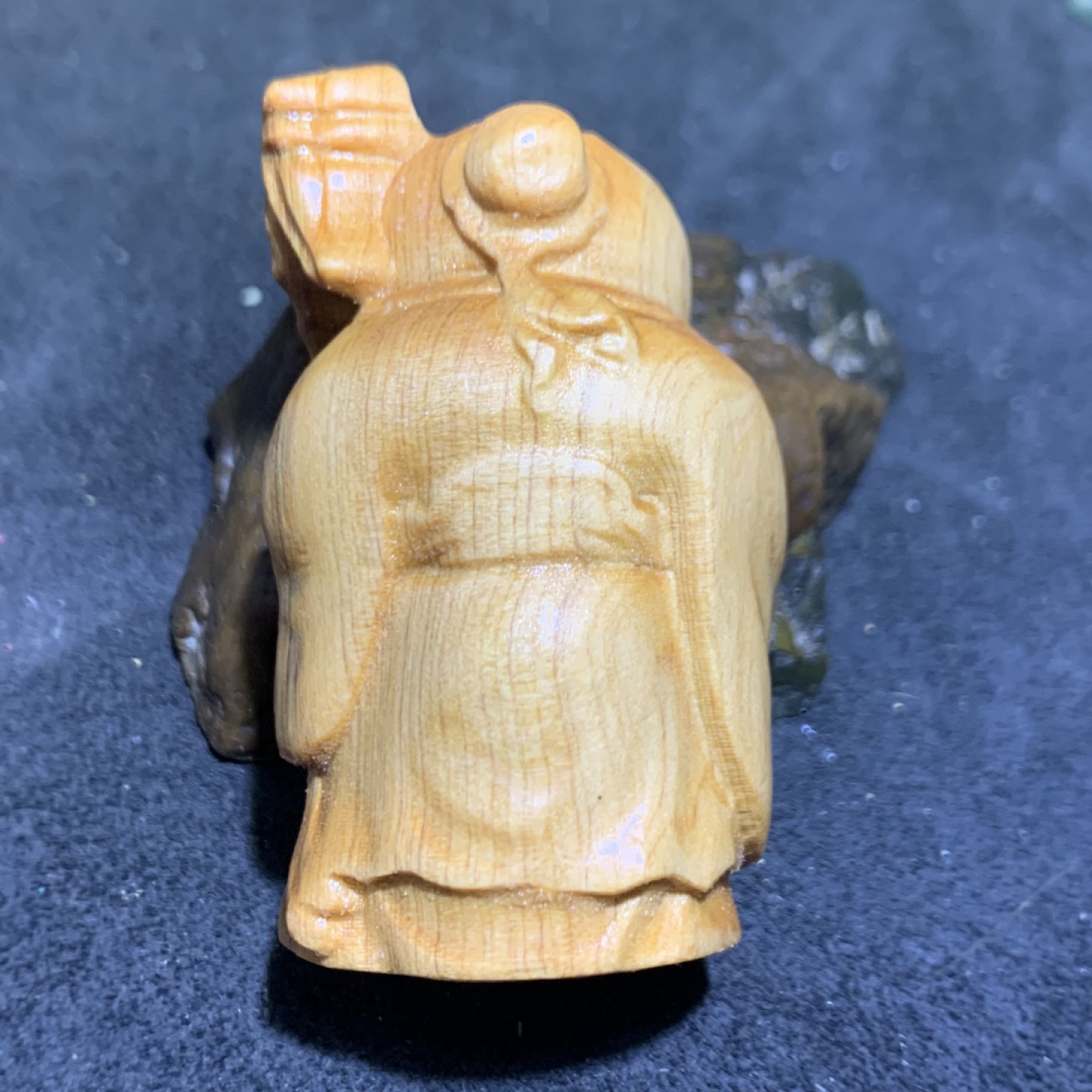 崖柏雕刻寿星公手把件一个，