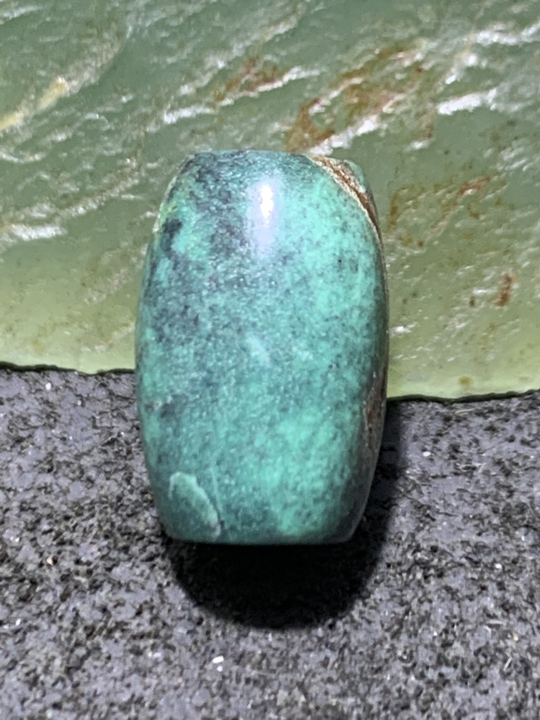 十堰原矿高瓷网花松石随形桶珠一颗