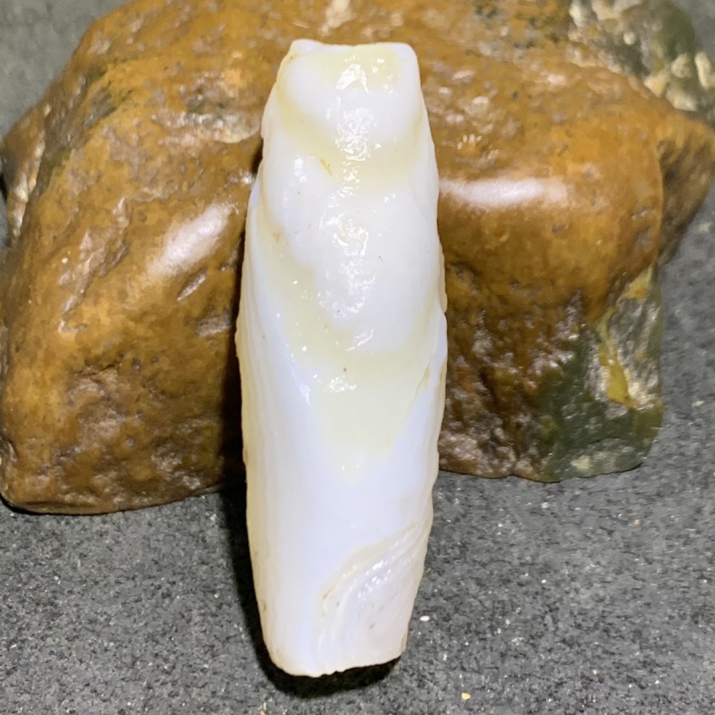 精美马达加斯加精品高玉化海洋玉髓风化纹大桶珠一颗！