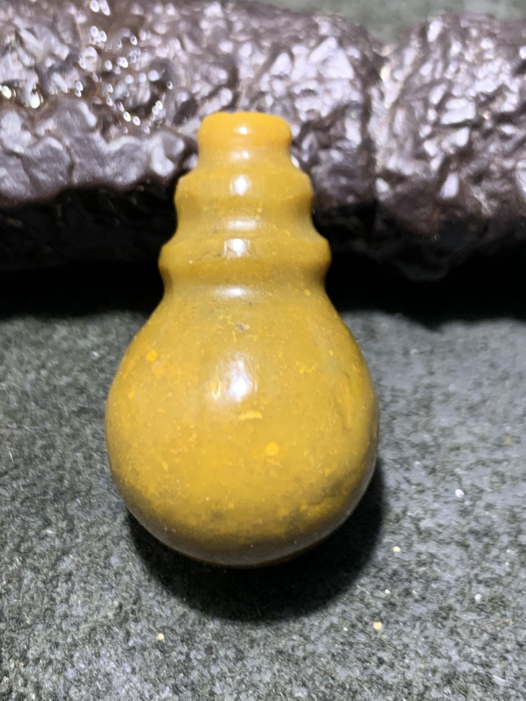 精美高润度黄料蒙料战国红玛瑙一体佛头三通一个！
