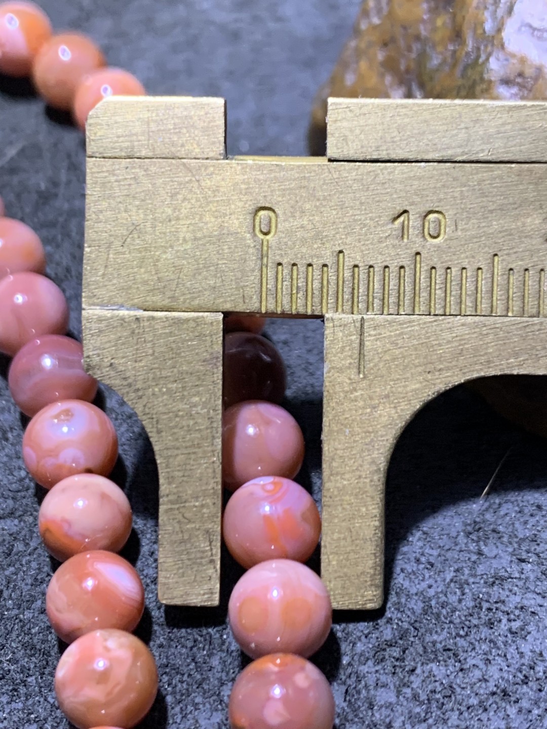 川料南红玛瑙108手串一条，
