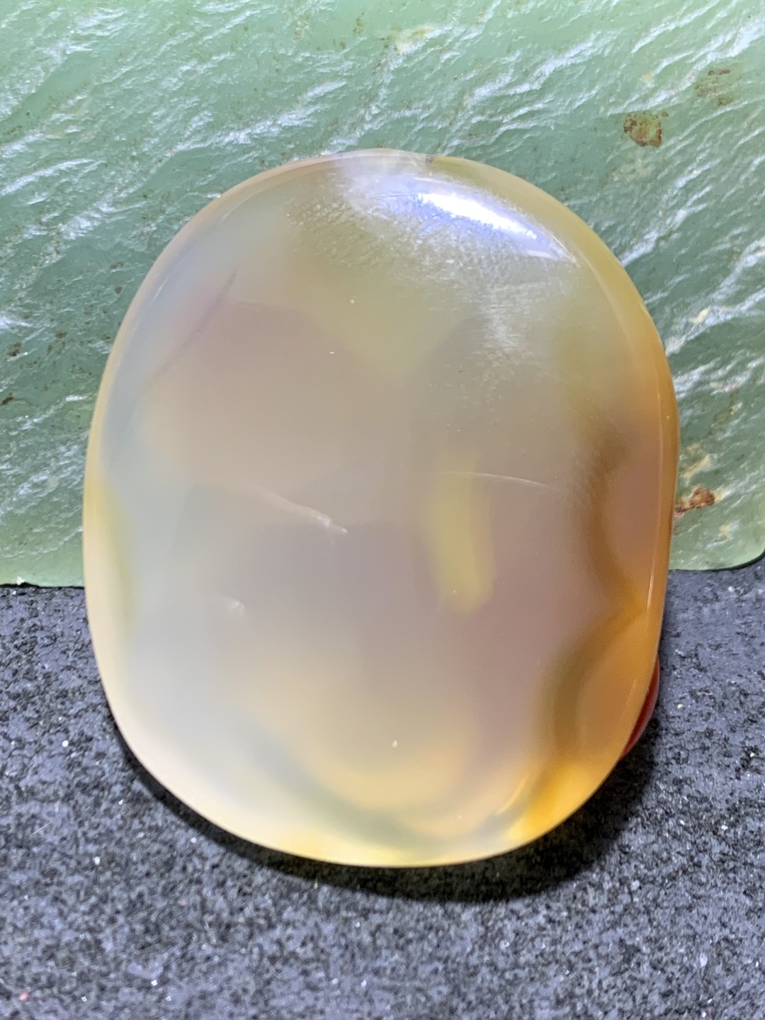 精美天然江料玛瑙手工俏色巧雕白鹭莲花吊坠一个，寓意：一路连升，