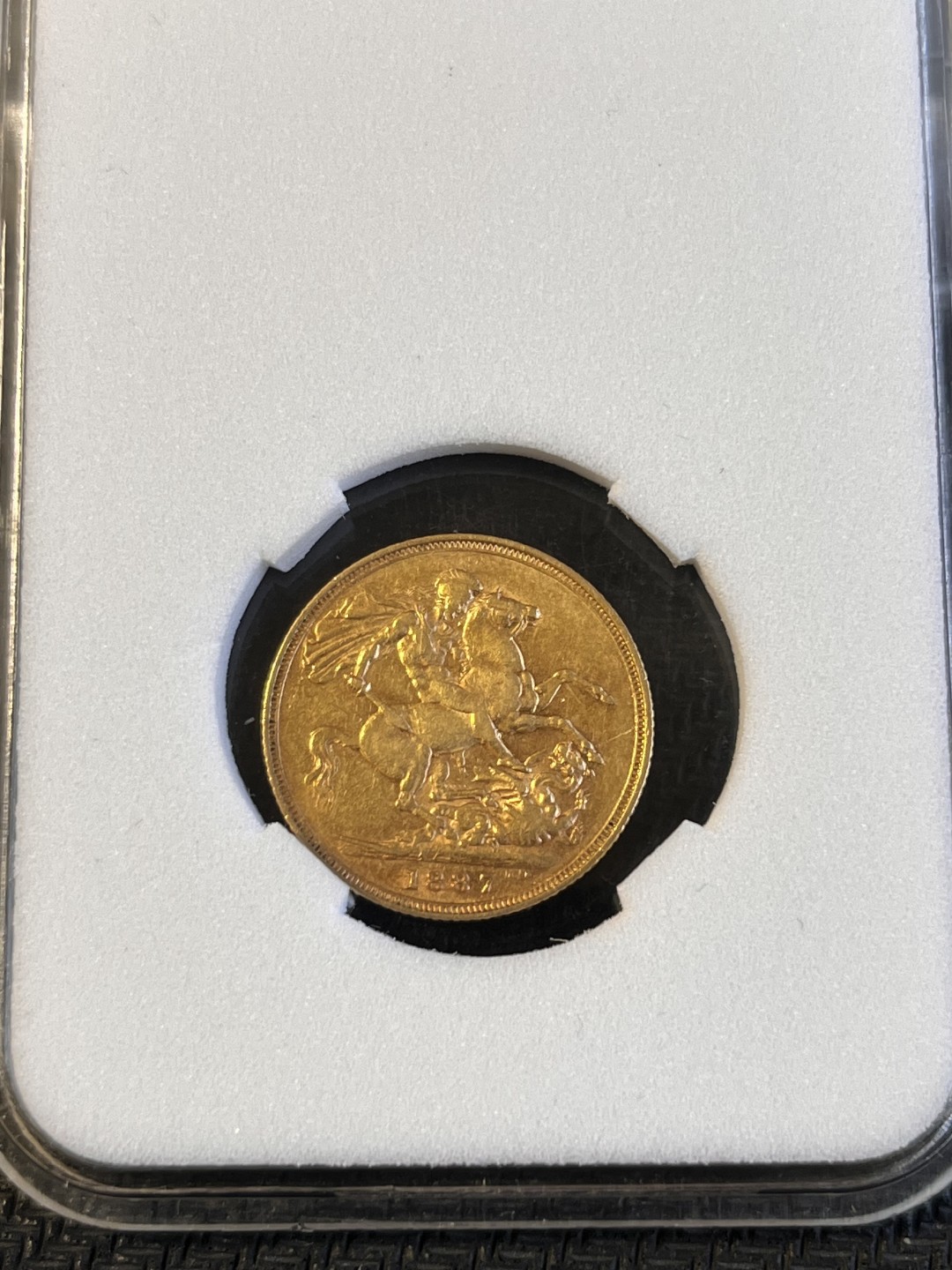 【海寧潮】英国1887年马剑屠龙7.96克精制纪念金币，直径22毫米