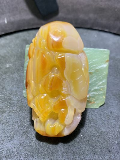 重器天然马达加斯加高玉化玛瑙手工雕刻如意招财金蟾把件一个 - 重器天然马达加斯加高玉化玛瑙手工雕刻如意招财金蟾把件一个